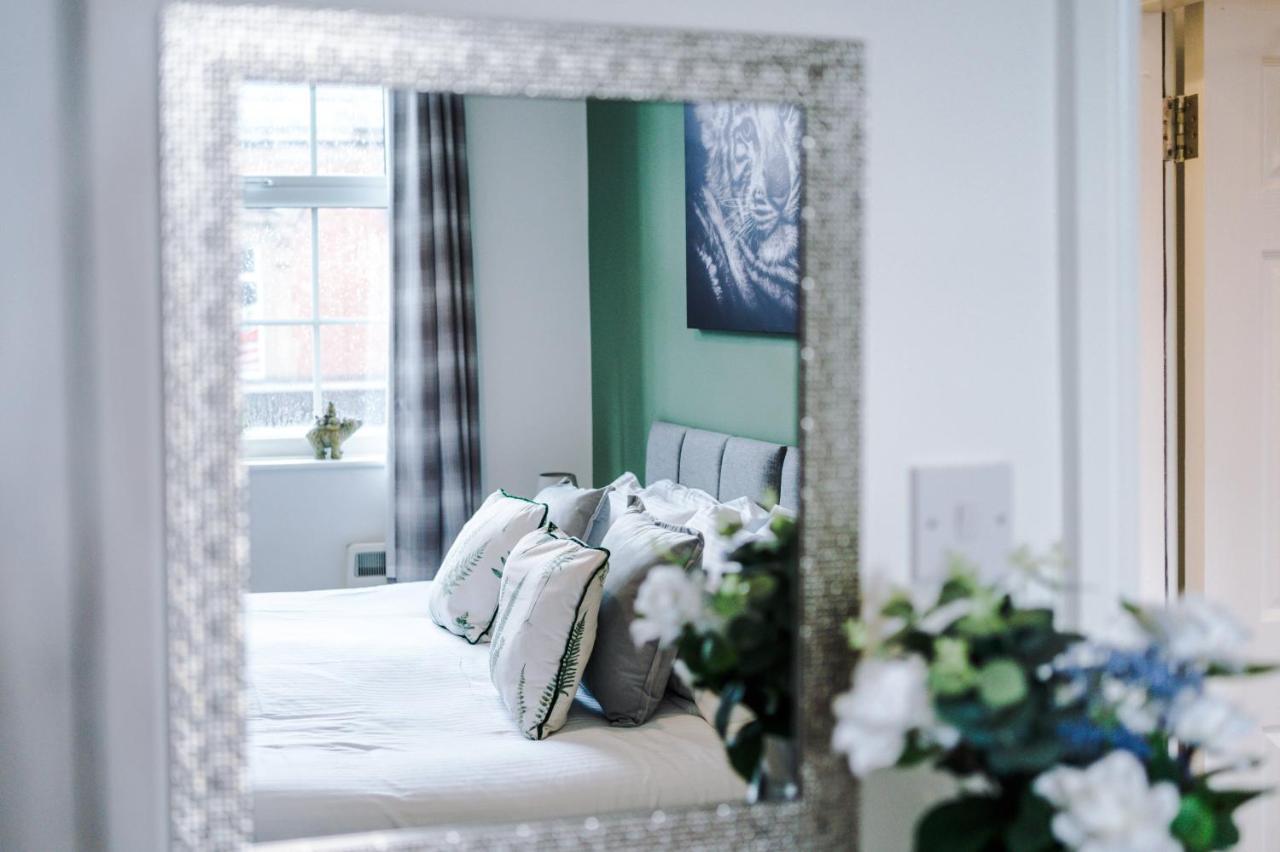 Bright 1-Bed Apartment In Chester By 53 Degrees Property, Ideal For Professionals & Couples, Great Location - Sleeps 4 المظهر الخارجي الصورة